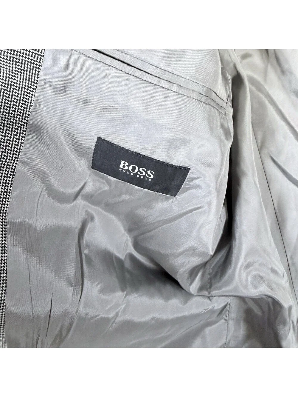 Hugo Boss Blazer Men 44R Grey Windowpane 100% Virgin Wool Two Button Suit Jacket